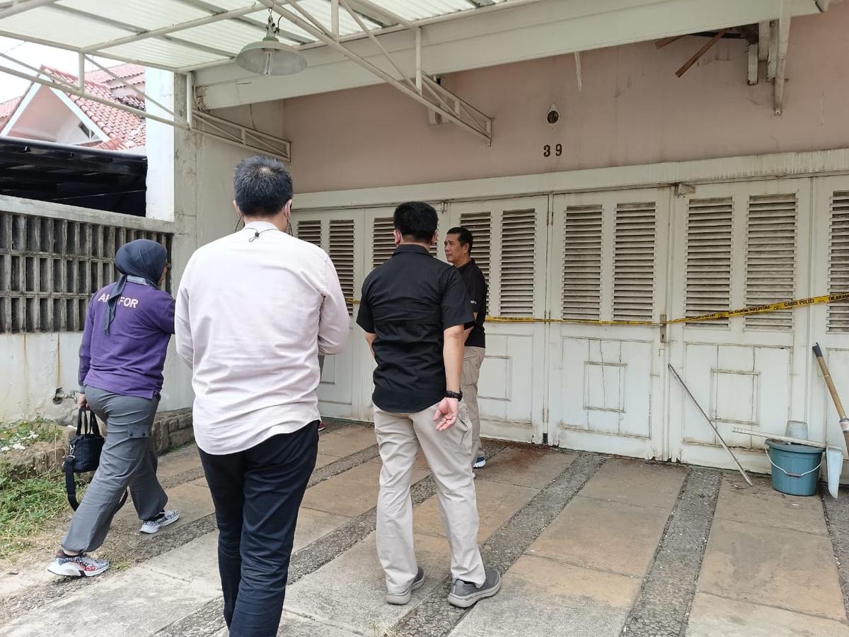 Polisi Bongkar Ruang Terkunci dan Temukan Dokumen Milik Korban