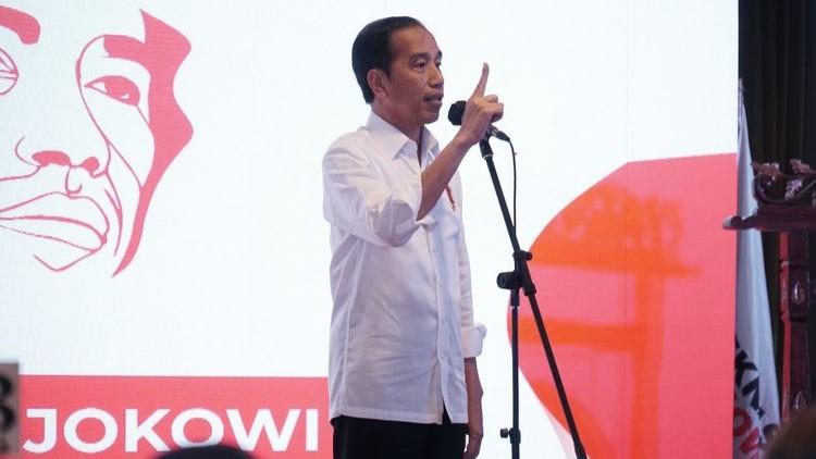 Jokowi Bocorkan Isi 'Jeroan' Parpol di Rakernas Relawan Seknas