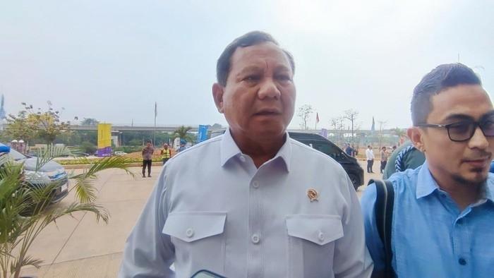 Prabowo Pertama Kali Jajal KCJB, Katanya Canggih dan Berasa Lagi di Luar Negeri