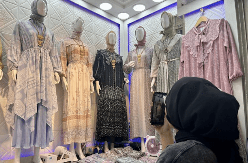 Pedagang di Tanah Abang Terbantu dengan TikTok Shop