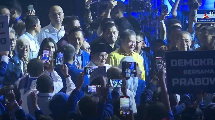 SBY Tiba di Venue Rapimnas Demokrat, Didampingi Prabowo