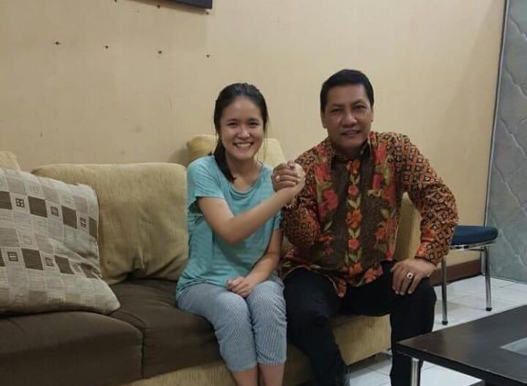 Jessica Kumala Wongso Doyan Makan Ayam Goreng