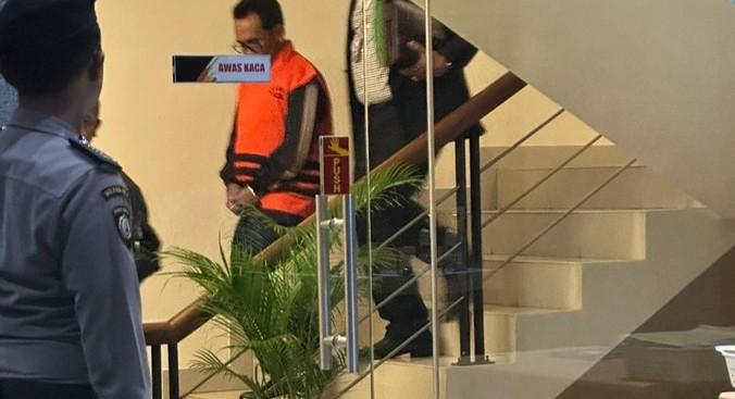 KPK Ungkap Eks Walkot Bima Korupsi Sekeluarga