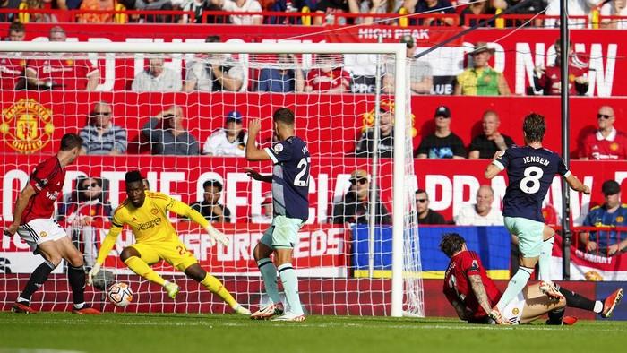 Dramatis! MU Kalahkan Brentford 2-1