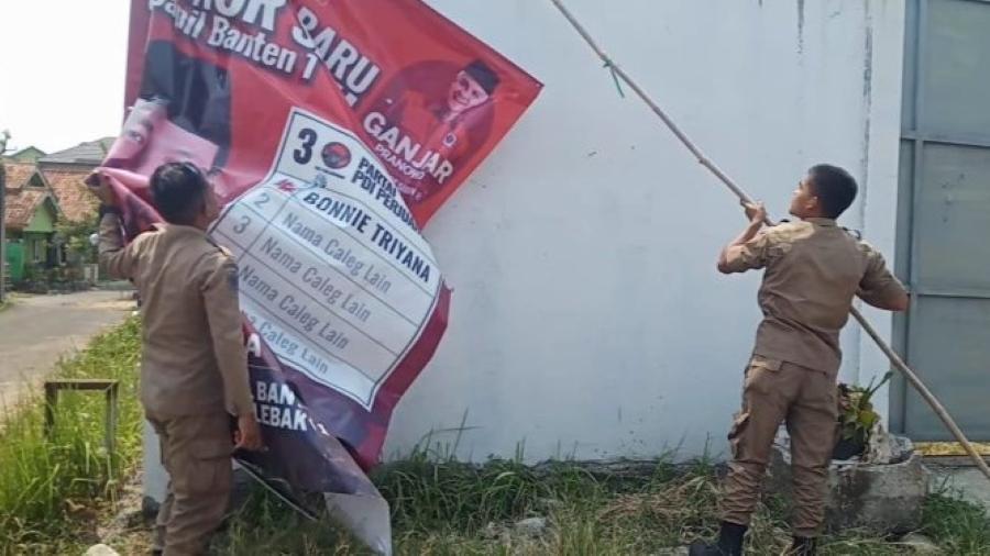 Bawaslu Pandeglang Tertibkan Hampir 10 Ribu APK Bacaleg hingga Bacapres-Bacawapres