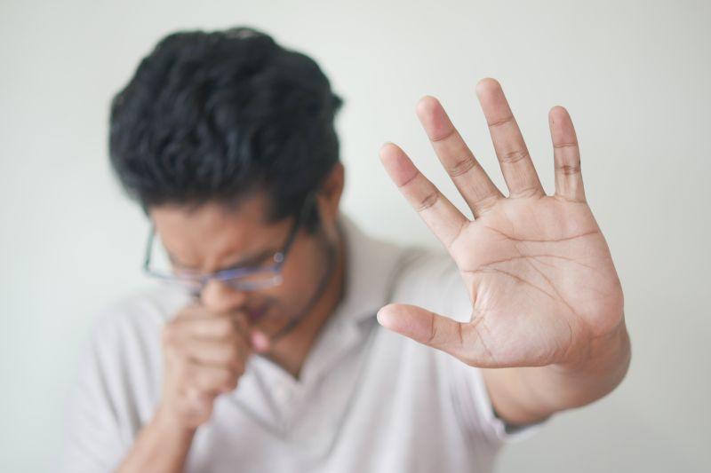 Tips Atasi Batuk Akibat Cuaca Panas yang Tinggi Polusi