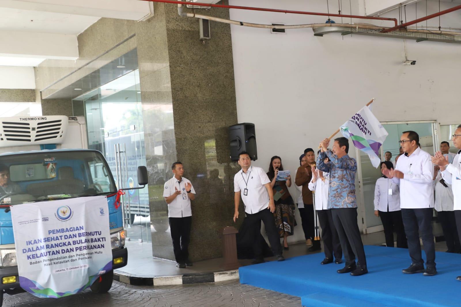 KKP Bagikan Produk Perikanan ke Masyarakat Semarakkan Bulan Bakti Kelautan dan Perikanan 2023