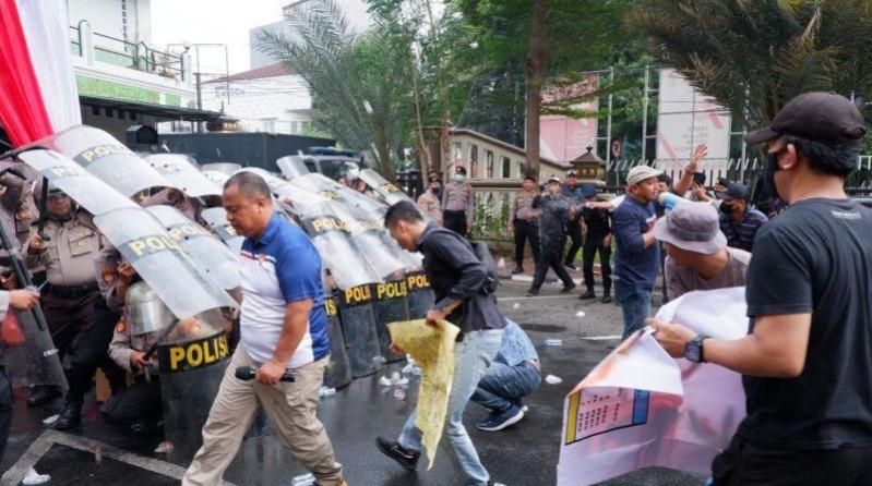 Polisi Gelar Simulasi Pengamanan Unjuk Rasa Jelang Pemilu 2024