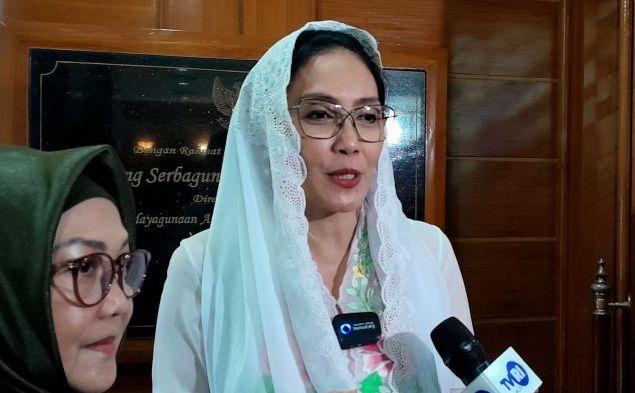 Rieke ke Mahfud: Tetaplah Jadi Penjaga Konstitusi Pak!