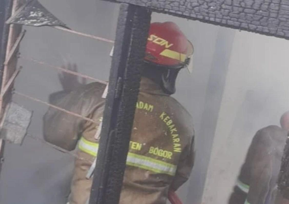 Rumah di Ciomas Bogor Hangus Terbakar gegara Korek Jatuh ke Kasur