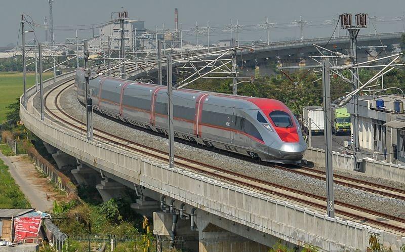 Diskon 50 Persen, Mandiri dan BNI Kompak Jual Tiket Kereta Cepat Whoosh