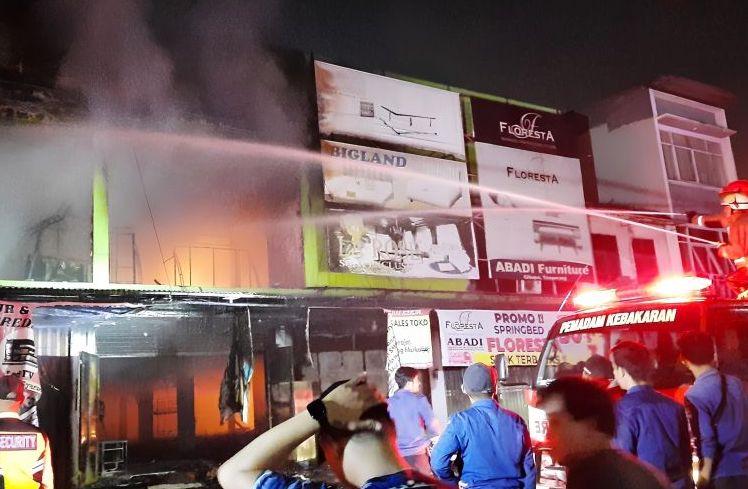 4 Ruko Mebel di Tangerang Kebakaran, Diduga gegara Korsleting Listrik