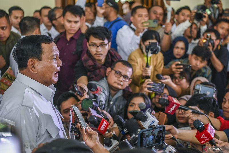 Prabowo-Gibran Daftar ke KPU Hari Ini, Diawali Sapa Relawan di GBK