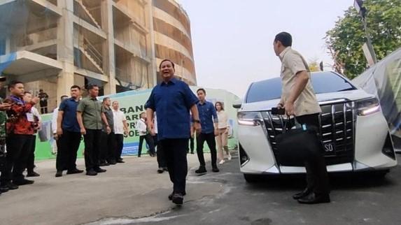 Jalani Tes Kesehatan, Prabowo-Gibran Tiba di RSPAD Gatot Subroto
