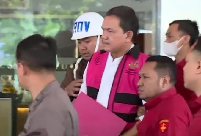 Kejagung Tetapkan Anggota BPK Achsanul Qosasi Tersangka Korupsi