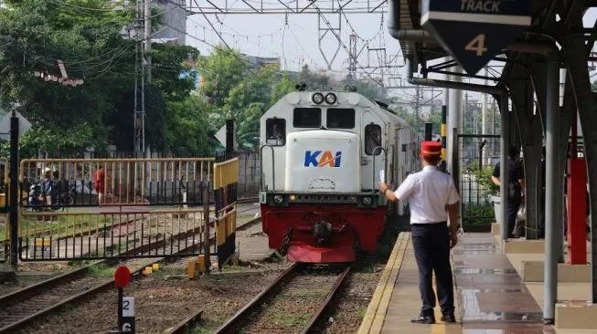 Ada Aksi Bela Palestina di Monas, 13 Perjalanan KA Jarak Jauh Dialihkan dari Gambir ke Jatinegara