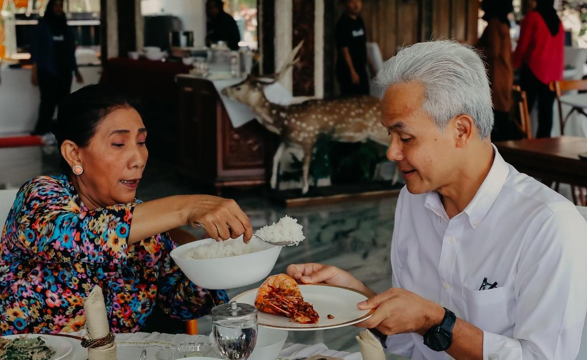 Ganjar Unggah Foto Makan Sea Food Bareng Susi Pudjiastuti
