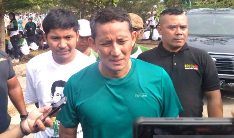 Stabilkan Harga Tiket, Menteri Sandi Tambah Jumlah Penerbangan Natal dan Tahun Baru