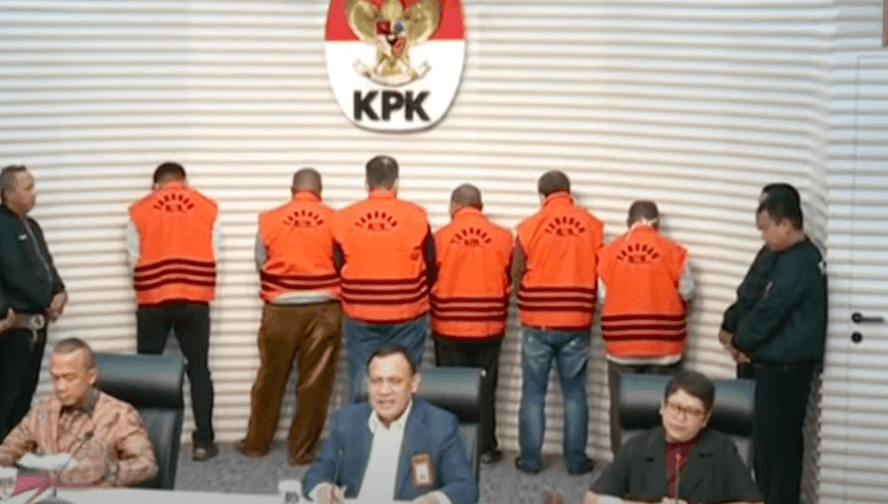 Yan Piet Mosso Diduga Kasih Duit Nyaris Rp1 M dan 1 Jam Rolex ke BPK Papua Barat