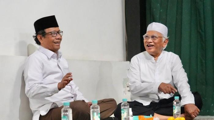 Mahfud Akui Rutin Silaturahmi ke Gus Mus: Segarkan Suasana Batin dan Pikiran