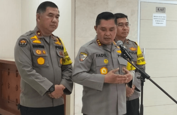 Kabaharkam Tegaskan Polisi Tak Terlibat Pasang Baliho Capres-Cawapres