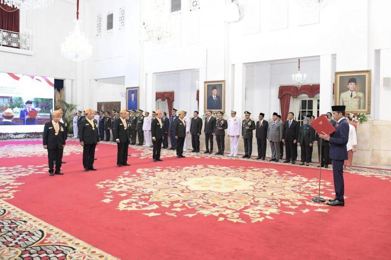 Presiden Jokowi Lantik Dewan Pimpinan dan Pertimbangan Legiun Veteran RI