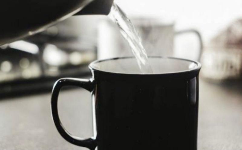 Ini Khasiat Minum Air Hangat Setiap Pagi