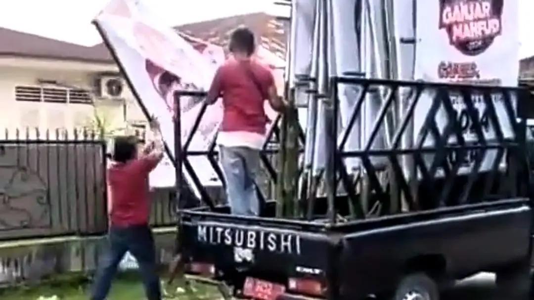 Ganjar Kecewa Pendukungnya Bawa Baliho Pakai Mobil Pelat Merah