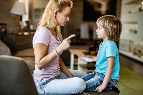 Ucapan Orang Tua Ini Bisa Merusak Harga Diri dan Mental Anak