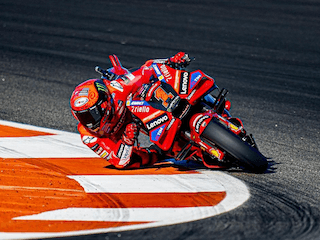 Bagnaia Juara Dunia MotoGP usai Dua Rivalnya Tersingkir dari GP Valencia