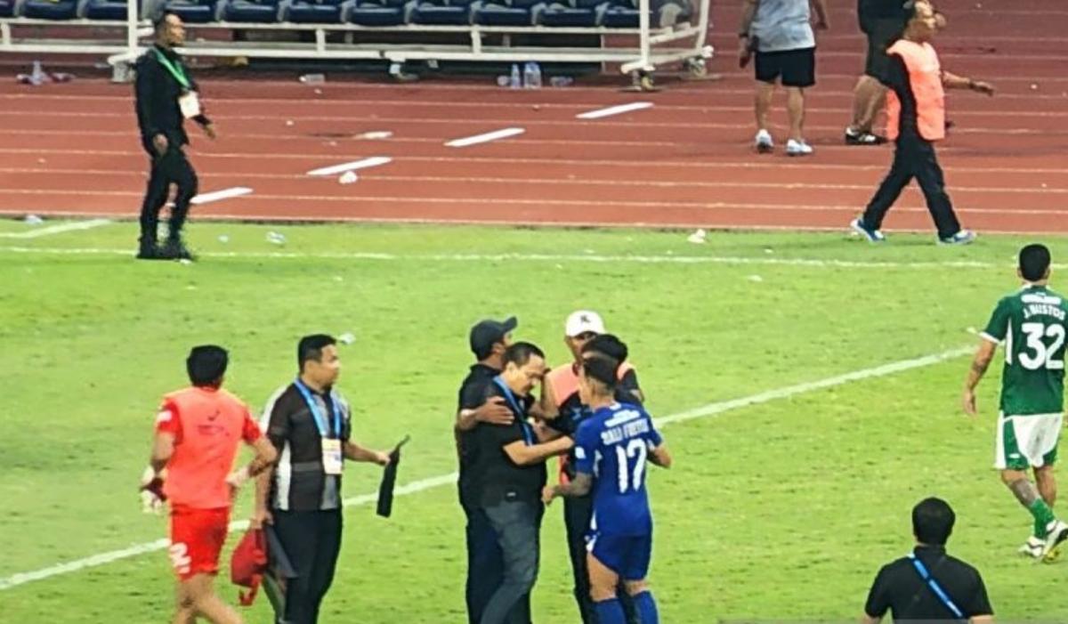 Suporter Rusuh, Bos PSIS Semarang Terluka di Bagian Kepala