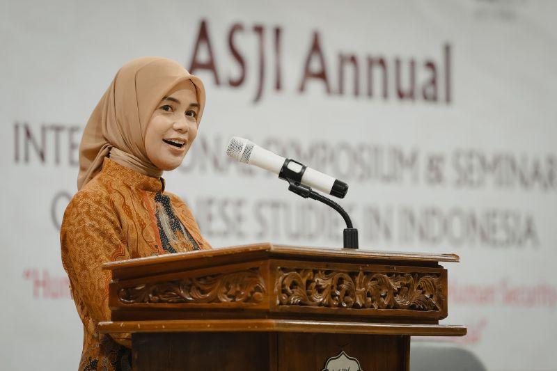 Istri Ganjar Pamer Keahlian Bahasa Jepang dalam Seminar di UNS Solo