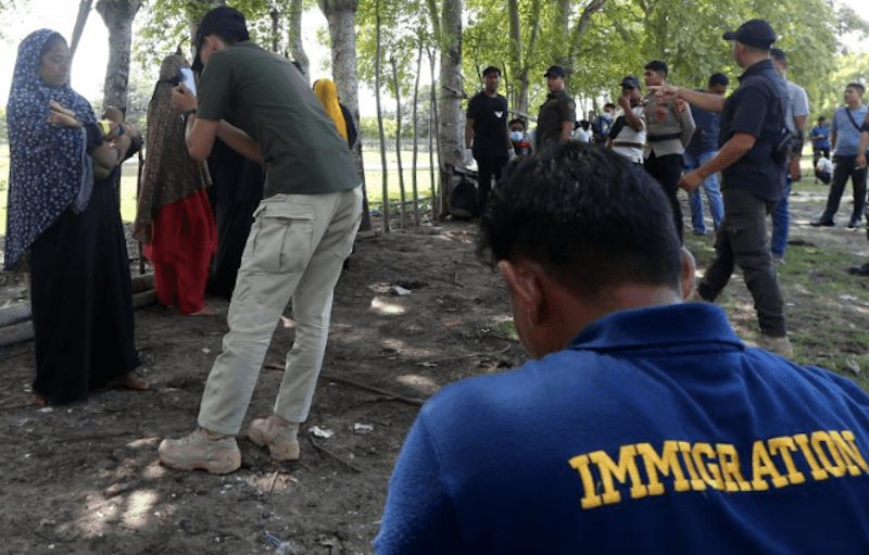 Presiden Perintahkan Pengungsi Rohingya Ditampung untuk Sementara