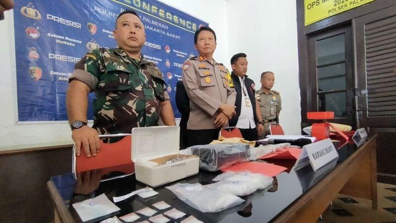 Polsek Palmerah Ringkus Dua Pengedar Ganja Seberat 1,189 Kg