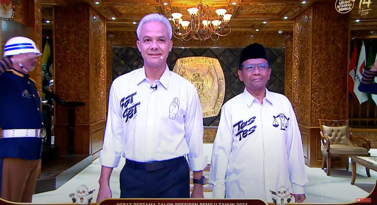 Masuki Forum Debat, Ganjar-Mahfud Pakai Kemeja 'Sat Set'