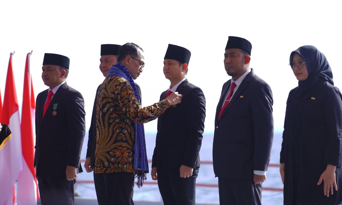 7 Kepala Daerah dan 1 Kepala Dinas Dapat Penghargaan Satyalencana Wira Karya