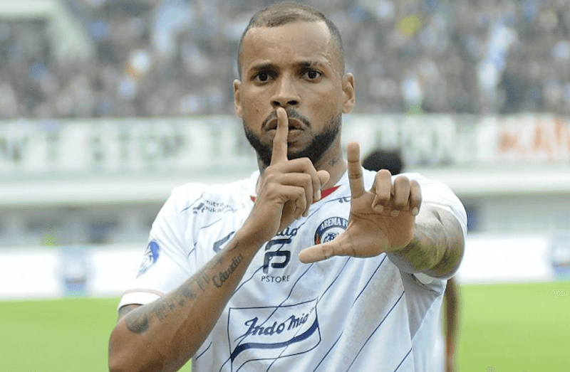 Kondisi Gustavo Almeida Makin Membaik