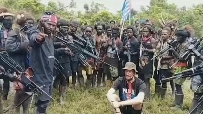 TNI Ungkap Pilot Susi Air Disandera KKB Papua 10 Bulan Masih Sehat