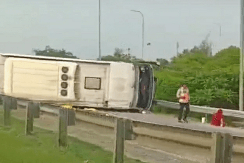 12 Orang Tewas Akibat Kecelakaan Bus Terguling di Cipali