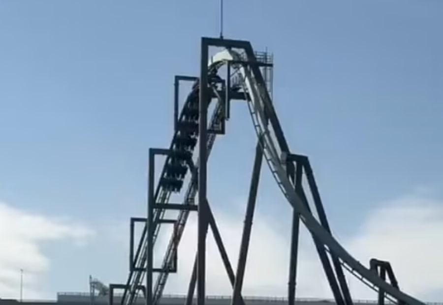 Ngeri! Rollercoaster Jurassic Park di Universal Studio Japan Rusak di Ketinggian 1.000 Meter