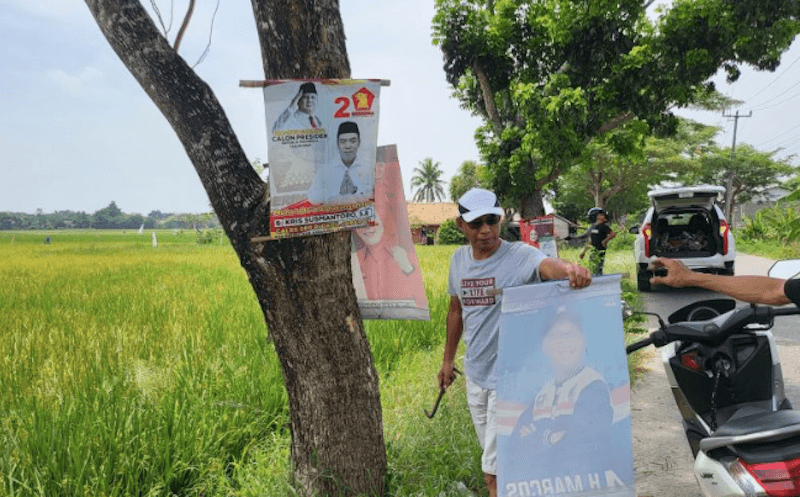 LSM Sniper Indonesia Cabut APK Terpaku di Pohon