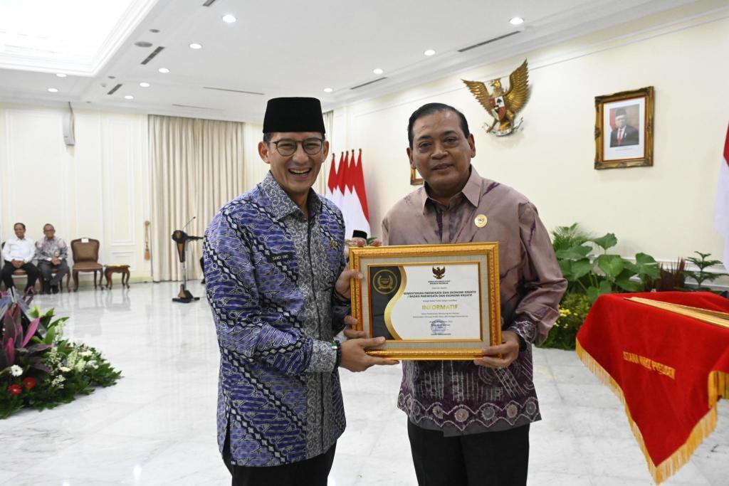 Kemenparekraf Kembali Raih Predikat Informatif di Anugerah Keterbukaan Informasi Publik 2023