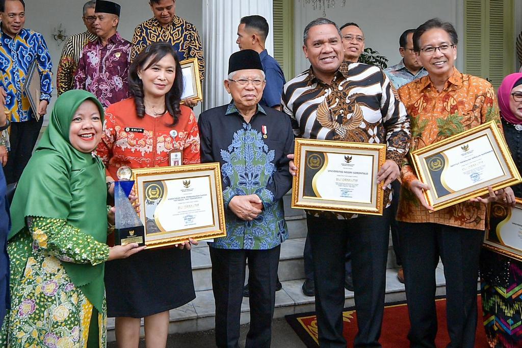 Kemendes PDTT Raih dan Pertahankan Predikat Kementerian Informatif