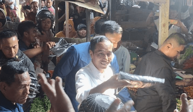 Presiden Jokowi Tutup Rangkaian Kegiatan IKN di Pasar Waru