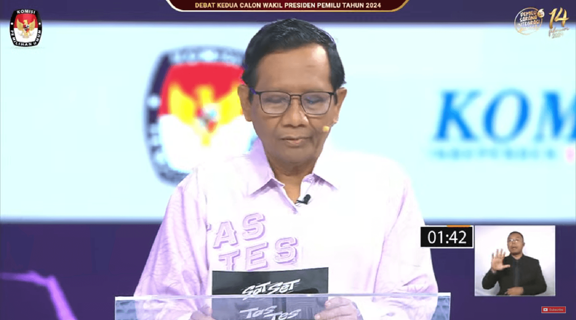 Mahfud Ganti Pakaian 'Tas-Tes' saat Closing Debat Kedua