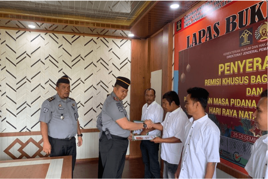 Lapas Bukittinggi Beri Remisi Khusus Natal ke Empat Warga Binaan Beragama Kristen