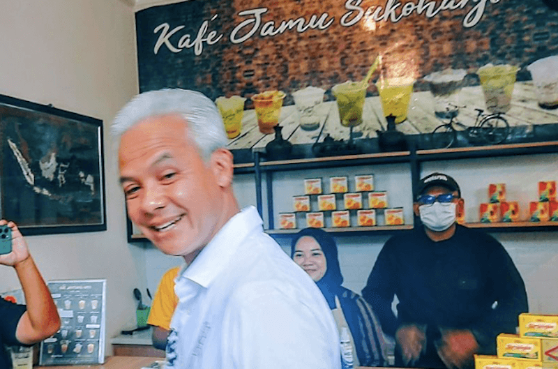 Ganjar Kunjungi Koperasi Jamu di Sukoharjo