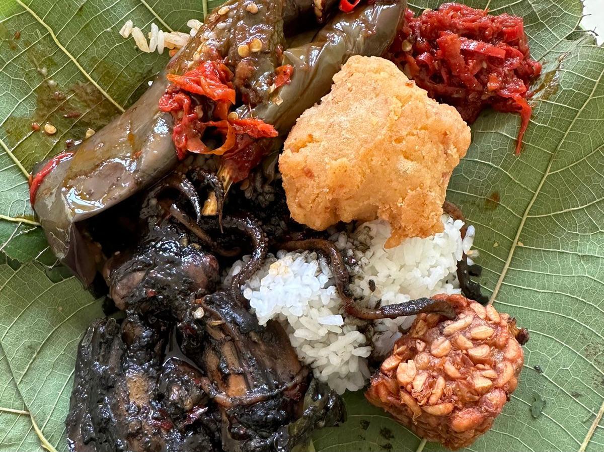 Icip Nasi Jamblang Cirebon, Makanan Para Buruh Penjajahan Belanda