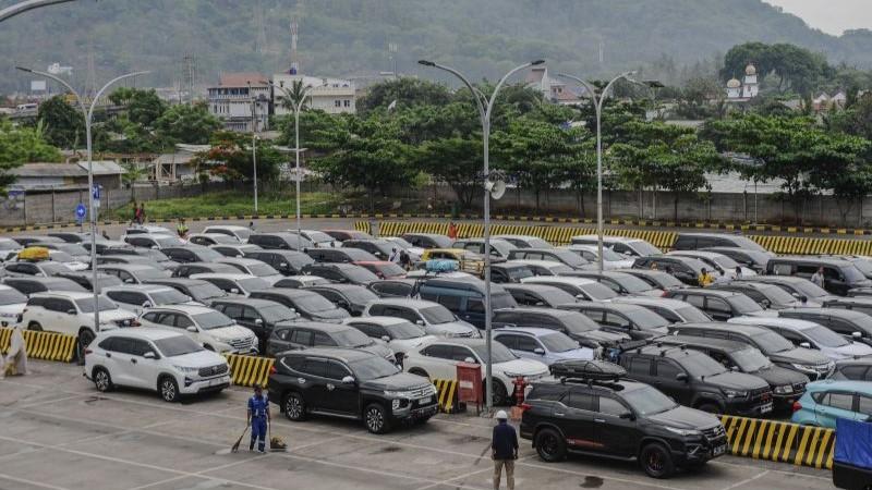 6.363 Kendaraan Berangkat ke Bakauheni dari Merak saat Tahun Baru