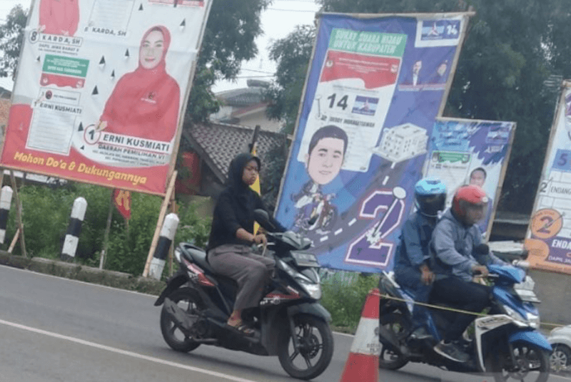 13.598 Alat Peraga Kampanye di Karawang Melanggar Ketentuan